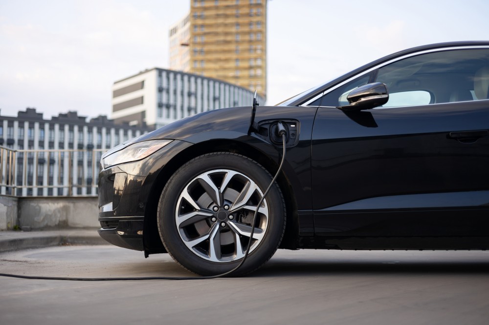 electric-car-charging-at-an-urban-charging-station-2026-01-11-08-17-45-utc (1).jpg
